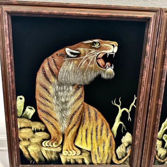 2 oil paintings on velvet, sponge real wood frame. In great condition. Not bird. - Picture 3 of 10